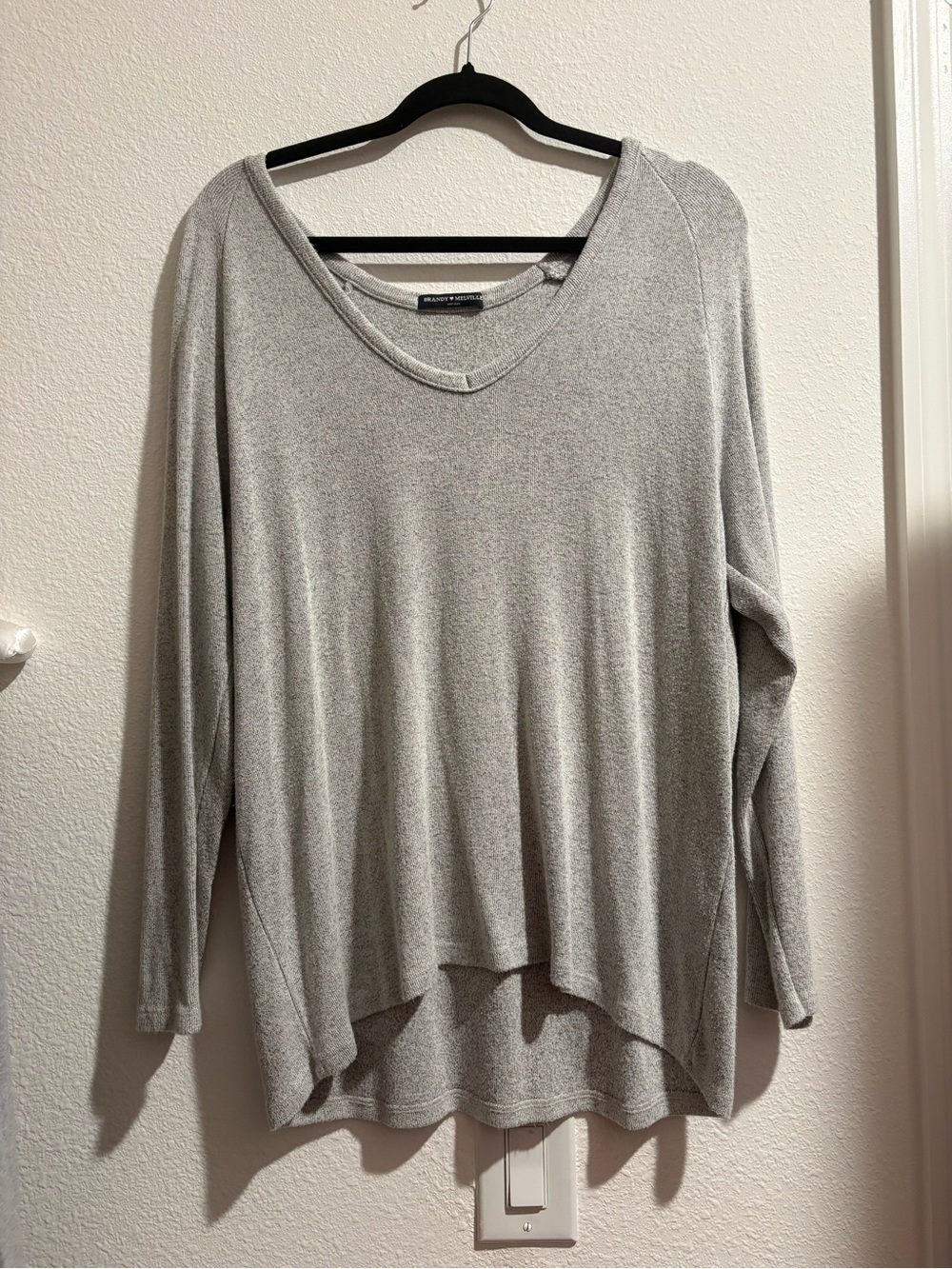 Brandy Melville Women's Light Gray Cozy V-Neck Sweater